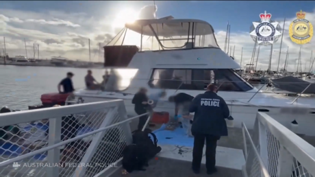 الشرطة الأسترالية تصادر كمية قياسية من الكوكايين داخل قارب صيد
