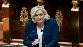 مهلة لوبان لإسقاط الحكومة الفرنسية تنتهي اليوم