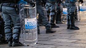 إيطاليا.. القبض على 12 شخصا خلال مداهمة إحدى جماعات النازيين الجدد شمالي البلاد (فيديو)