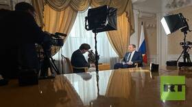 "أريشنيك" والغرب وأوكرانيا وأطراف "اللعبة المعقدة" في سوريا.. أبرز تصريحات لافروف للصحفي كارلسون