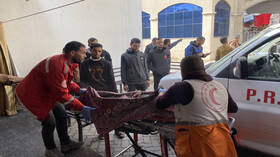 إعلام فلسطيني: 15 قتيلا على الأقل بقصف إسرائيلي استهدف منزلا وسط قطاع غزة