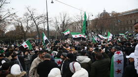 دولة أوروبية تعرض على اللاجئين السوريين 1000 يورو للعودة إلى وطنهم