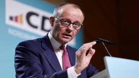 زعيم المعارضة الألمانية يدعو لوقف استقبال اللاجئين من سوريا