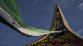 مشاهد لم تعرفها سوريا في عهدي الأسد الابن والأب (فيديو)