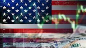 "بلومبرغ": الولايات المتحدة تشكل التهديد الحقيقي للدولار وليس دول "بريكس"