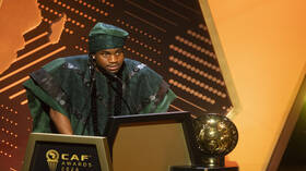 "أنت لص".. استهجان بعد فوز لوكمان وتعليق من سان جيرمان على خسارة حكيمي للكرة الذهبية الإفريقية