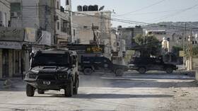 حملة دهم واعتقالات إسرائيلية جديدة في الضفة الغربية طالت 12 فلسطينيا