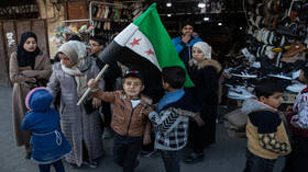 سوريا.. نقابة الفنانين تعيد 100 نجم فصلوا إبان حكم الأسد (صورة البيان)