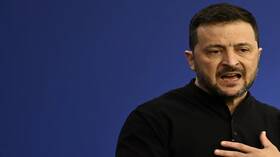 زيلينسكي يطلق تصريحات وقحة بحق رئيس الوزراء الهنغاري