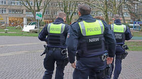 الشرطة الألمانية تقبض على رجل هدد بارتكاب "جرائم خطيرة" بسوق لعيد الميلاد في مدينة بريمرهافن