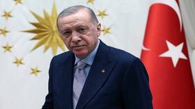 قناة عبرية: إسرائيل ترفض طلبا قدمه أردوغان يخص سوريا بعد الأسد (فيديو)