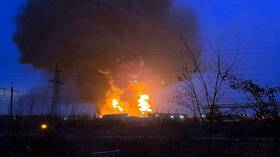 حريق في مستودع للنفط في سمولينسك الروسية بعد هجوم مسيرات أوكرانية