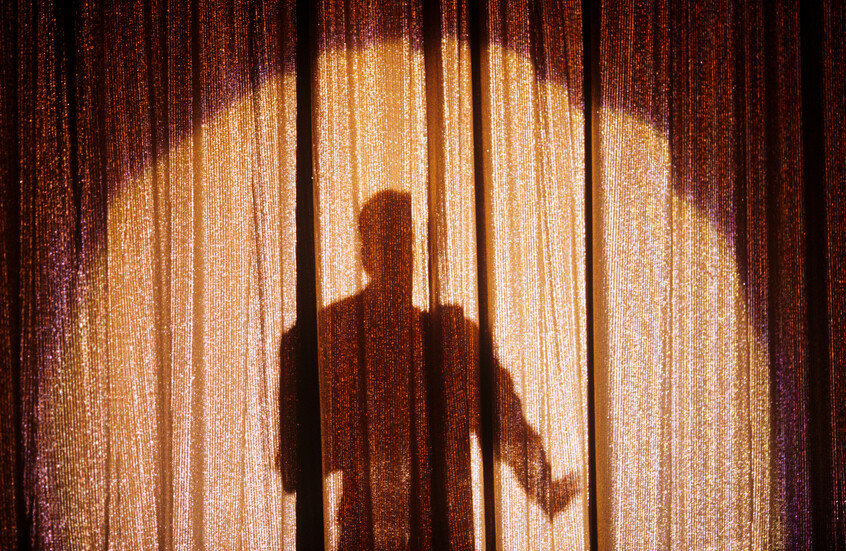 مصر.. اعتزال مطرب شعبي شهير الغناء في أول ساعات 2025