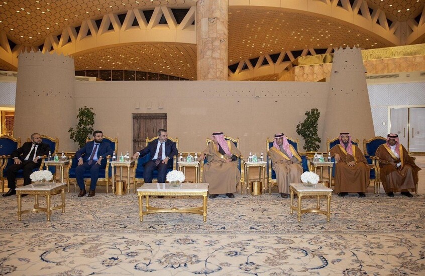 وصول أول وفد سوري رفيع المستوى من الإدارة الجديدة إلى العاصمة السعودية الرياض