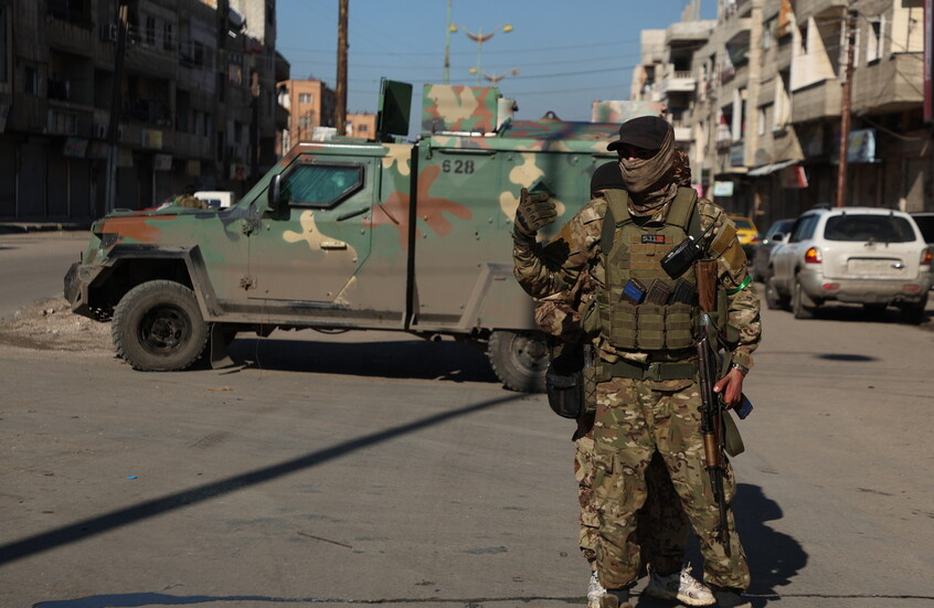 "سانا" عن مصدر وزاري: القبض على "أحد مسؤولي كاميرات المراقبة بسجن صيدنايا شارك بتعطيل الكاميرات"