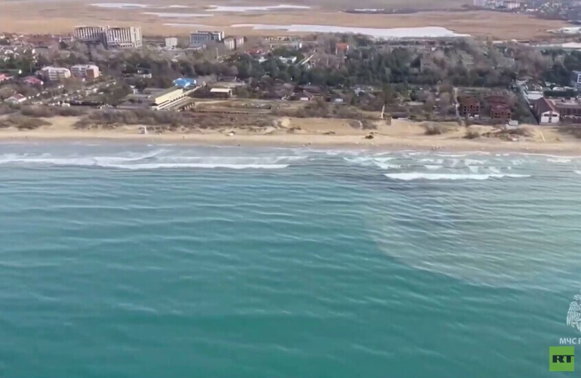 روسيا.. استمرار إزالة آثار تسرب نفطي في البحر الأسود