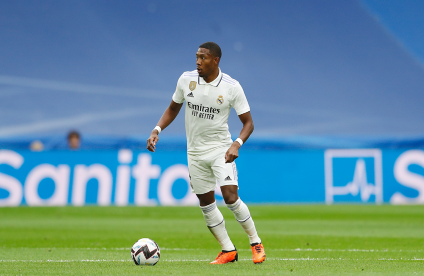 بعد عام من الغياب.. ألابا يعود إلى قائمة ريال مدريد في السوبر الإسباني