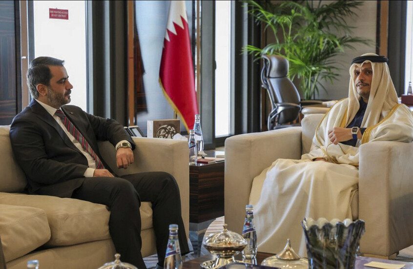 "رويترز" عن مصادر: قطر تخطط للمساعدة على زيادة رواتب الحكومة السورية