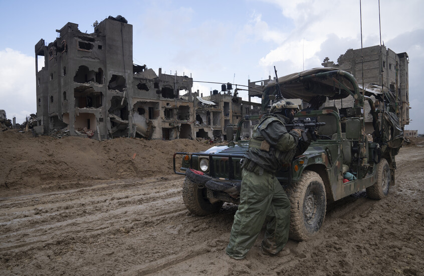 "حياتنا أهم".. تقرير عبري يكشف عن مقتل فلسطيني أجبر على مساعدة الجيش في غزة برصاص قائد إسرائيلي