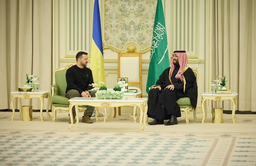 ولي العهد السعودي يبحث مع زيلينسكي مستجدات الأزمة الأوكرانية