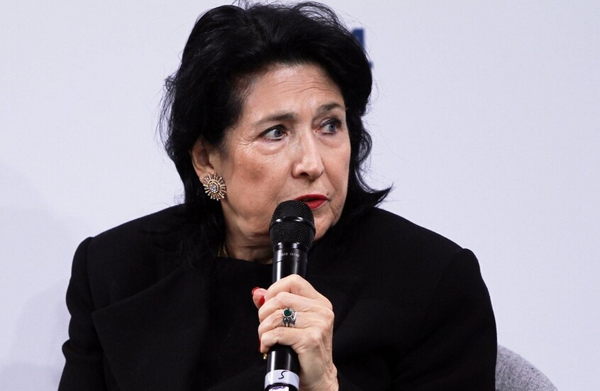 رئيسة جورجيا السابقة تحصل على منحة من معهد أبحاث أمريكي