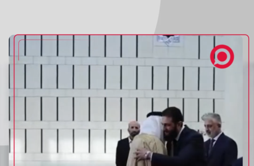 أحمد الشرع يلتقي وزير الخارجية البحريني في دمشق