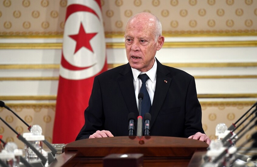 خطيبة أحد الروس المحتجزين في تونس تستنجد بالرئيس قيس سعيد