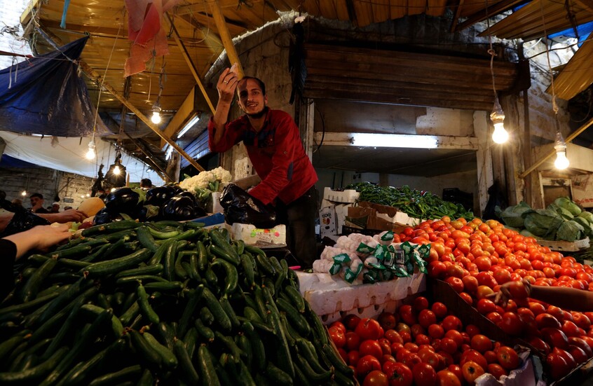 بعد توقف دام 13 عاما.. سوق مركزي في الأردن يستأنف تصدير الخضار والفواكه إلى سوريا (صور)