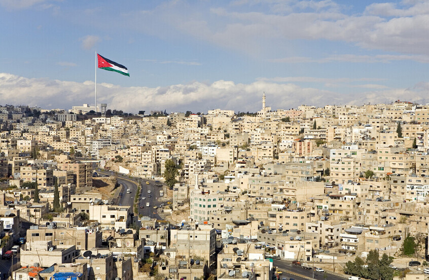 العاهل الأردني يؤكد أن بلاده ماضية في مسار التحديث رغم التحديات