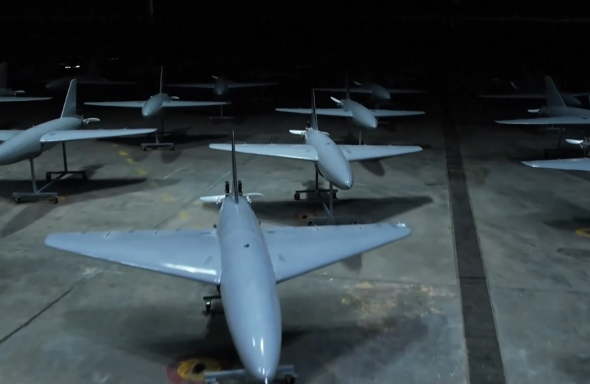 إيران تعرض مشاهد لطائرات مسيرة جديدة