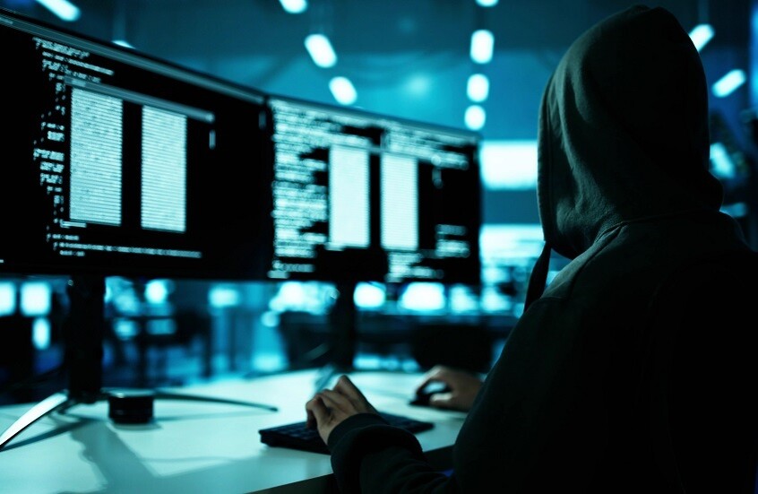 مجلس الأمن القومي يكشف تفاصيل محاولة استدراج واختراق هاتف رجل أعمال إسرائيلي (صور)