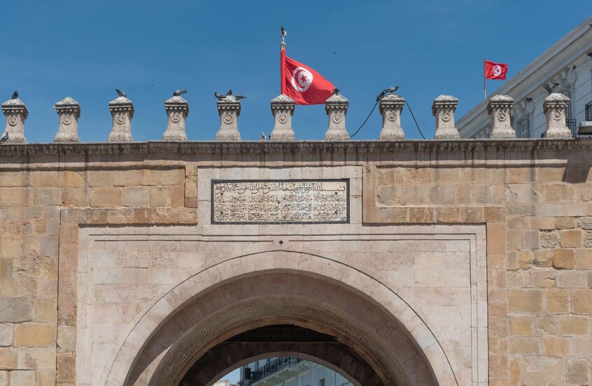 تونس.. الناشطة الحقوقية سهام بن سدرين تبدأ إضرابا عن الطعام بالسجن