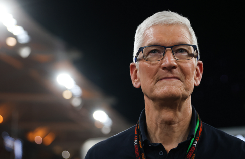 تيم كوك يكشف عن أول وظيفة له قبل ترؤسه آبل