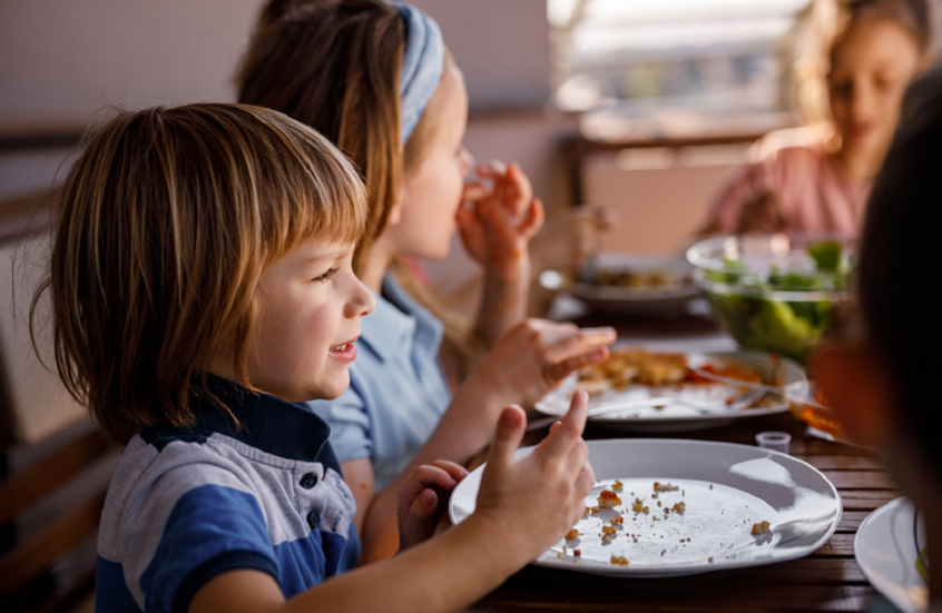 عادة غذائية تؤدي إلى زيادة السمنة بين الأطفال