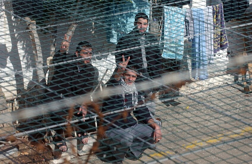 أبرز التفاصيل حول الأسرى الفلسطينيين في السجون الإسرائيلية