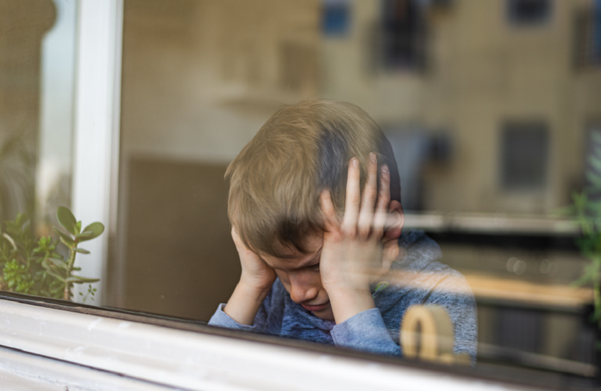 علامات تدل على أن طفلك قد يفكر في الانتحار
