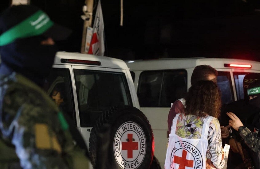 وزير إسرائيلي: غدا سنصوت على صفقة الأسرى ويجب  دعمها من كل الوزراء