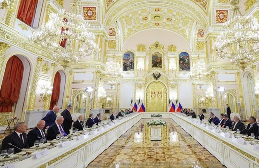 بوتين: موسكو وطهران تبحثان إمكانية بناء وحدات طاقة نووية جديدة في إيران