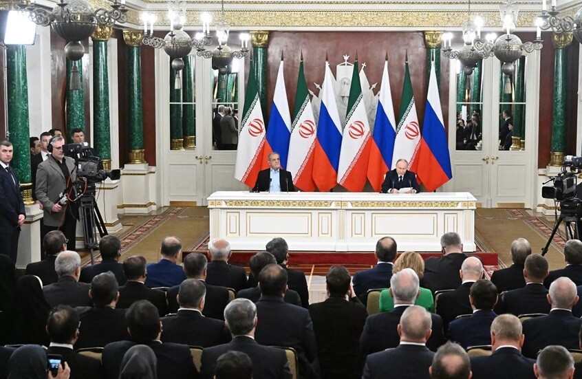 روسيا وإيران تؤكدان التزامهما بتطوير التعاون العسكري التقني بين البلدين