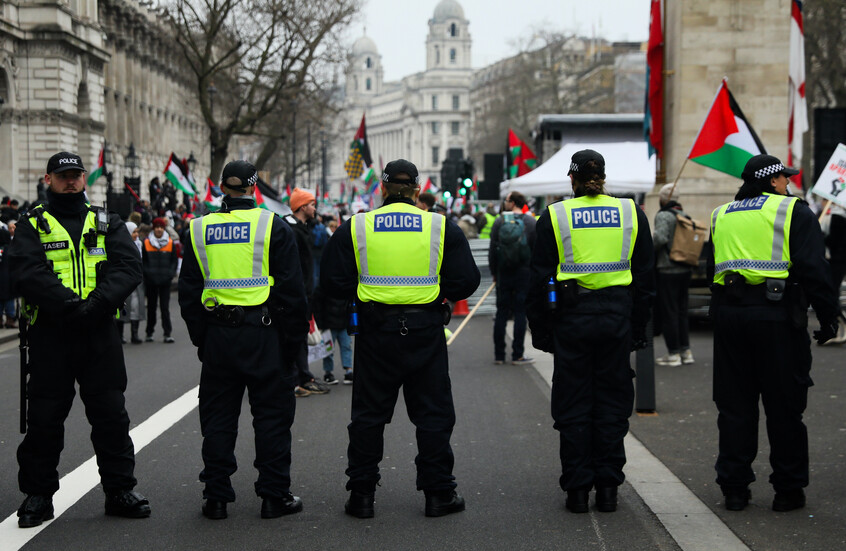 شرطة لندن تفرج عن أحد قادة الحراك الفلسطيني في بريطانيا (فيديو)