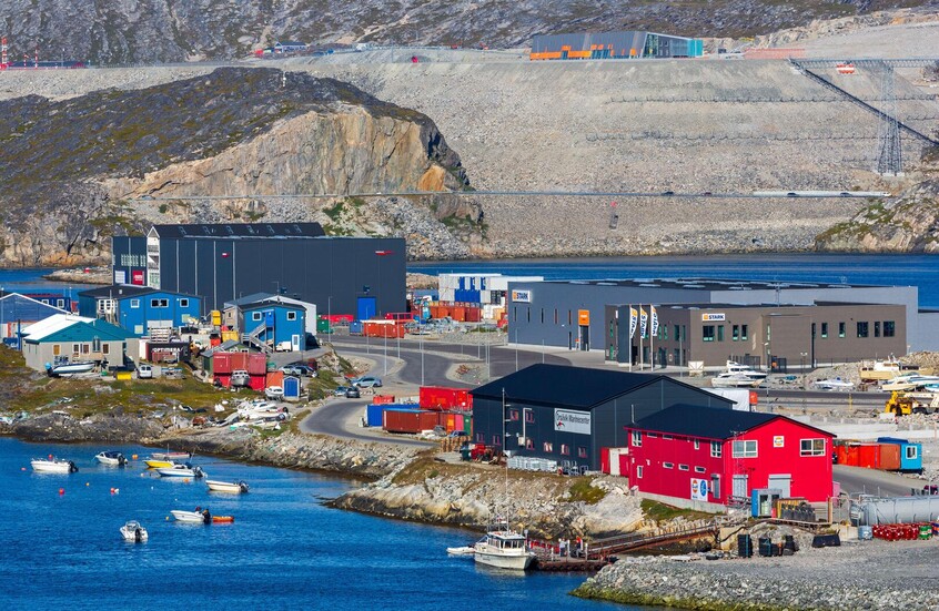 برلماني في غرينلاند يدعو لفرض الرسوم على عبور السفن لمياهها