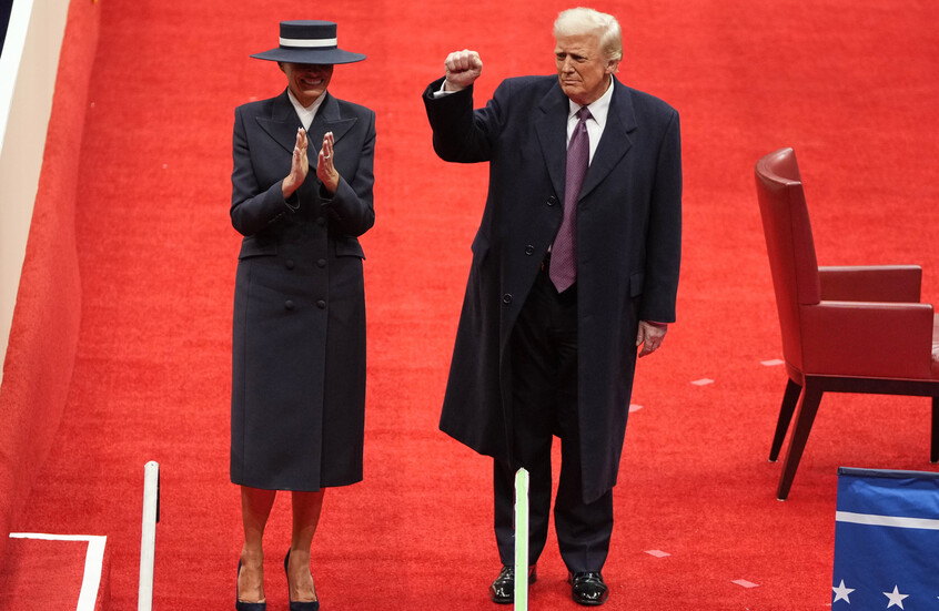 إطلالة ميلانيا في حفل تنصيب ترامب