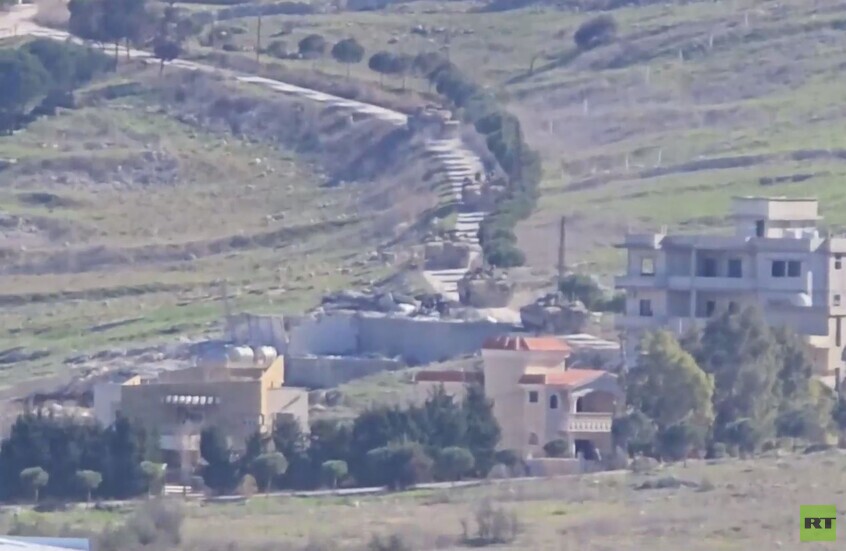 انسحاب القوات الإسرائيلية من مدينة بنت جبيل في جنوب لبنان