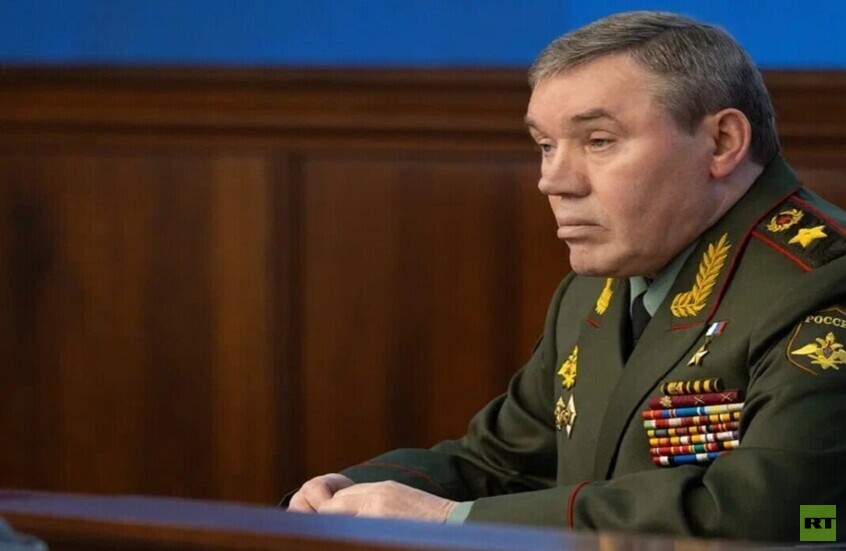 غيراسيموف يتفقد القوات الروسية في منطقة العملية الخاصة