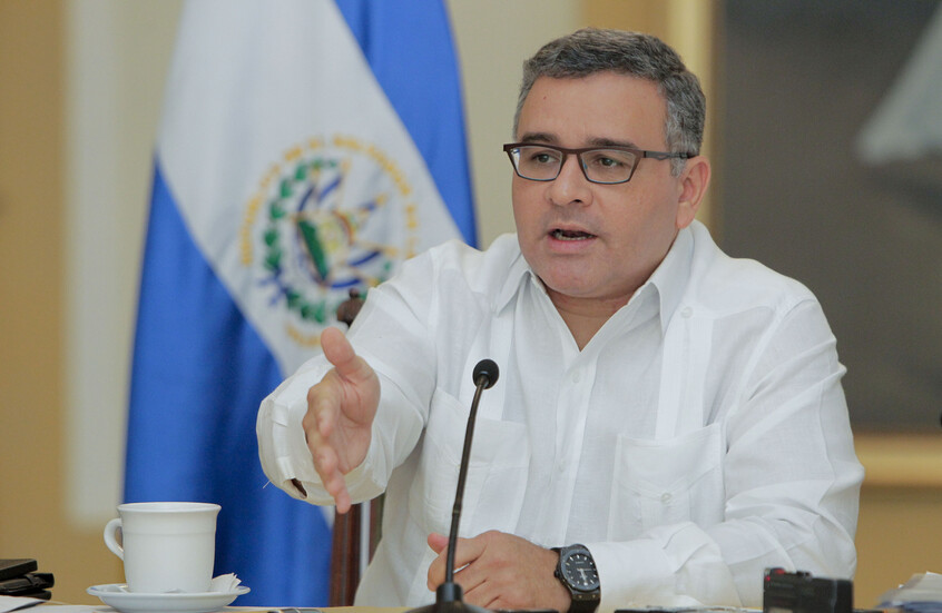 نيكاراغوا.. وفاة رئيس السلفادور الأسبق موريسيو فونيس