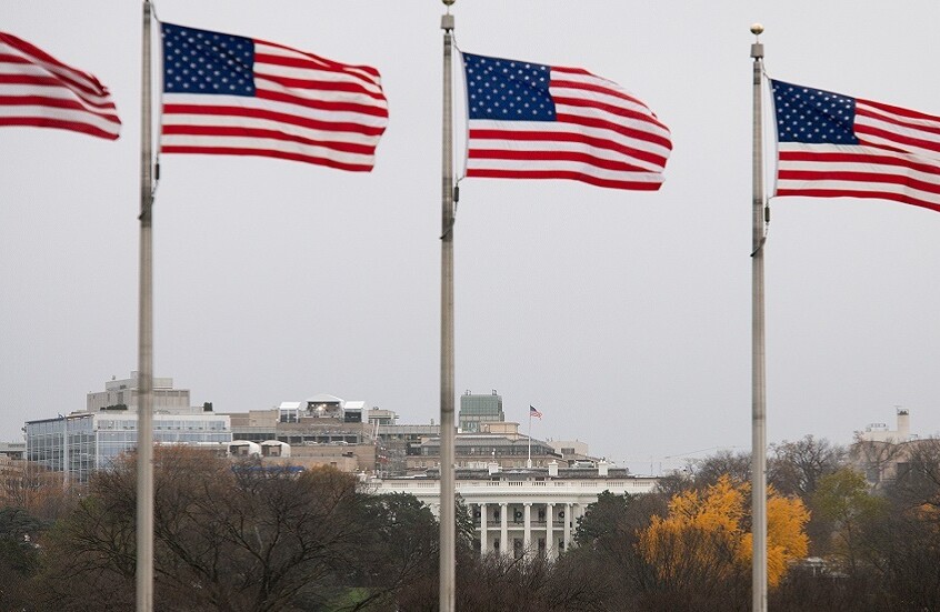 "وول ستريت جورنال": أولى قرارات ترامب تحدث "فوضى" داخل الحكومة الأمريكية