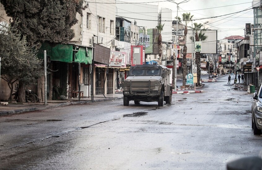 الجيش الإسرائيلي يطلق النار على الصحفيين في محيط مخيم جنين (فيديو)