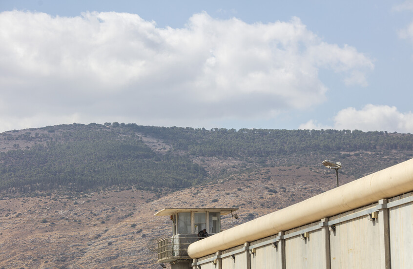 بعد 39 عاما.. عميد الأسرى الفلسطينيين إلى الحرية (صورة)