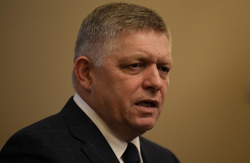 على خطى ترامب.. رئيس وزراء سلوفاكيا يقترح إدراج الاعتراف بجنسين فقط في الدستور