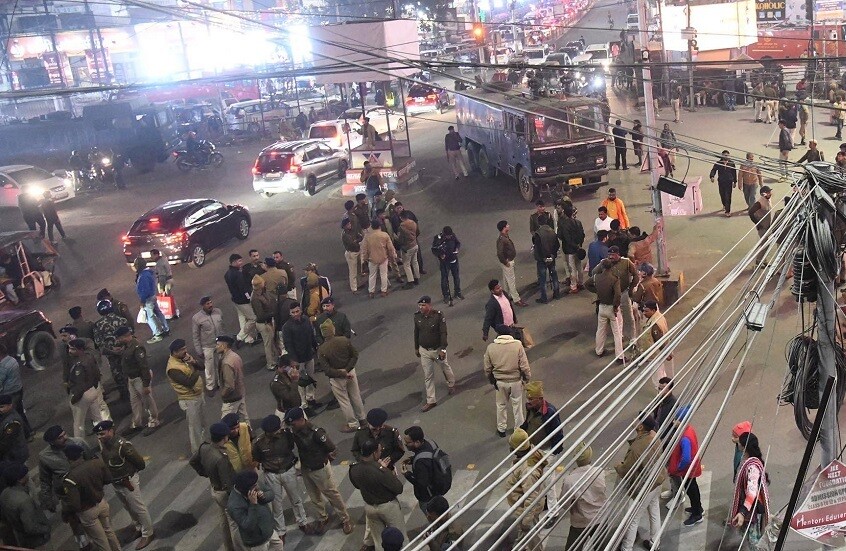 تفاصيل صادمة.. جندي هندي سابق يقتل زوجته ويطبخها في قدر ضغط (صور)